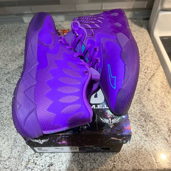 Melo Puma’s, very clean worn once or twice I’m asking $200 obo. Ds is 350-400 - Picture 4 of 7